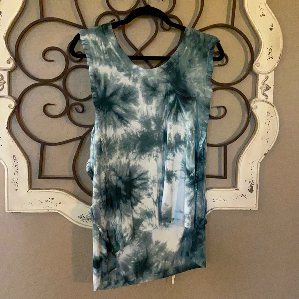 POL medium tank top with super cute details